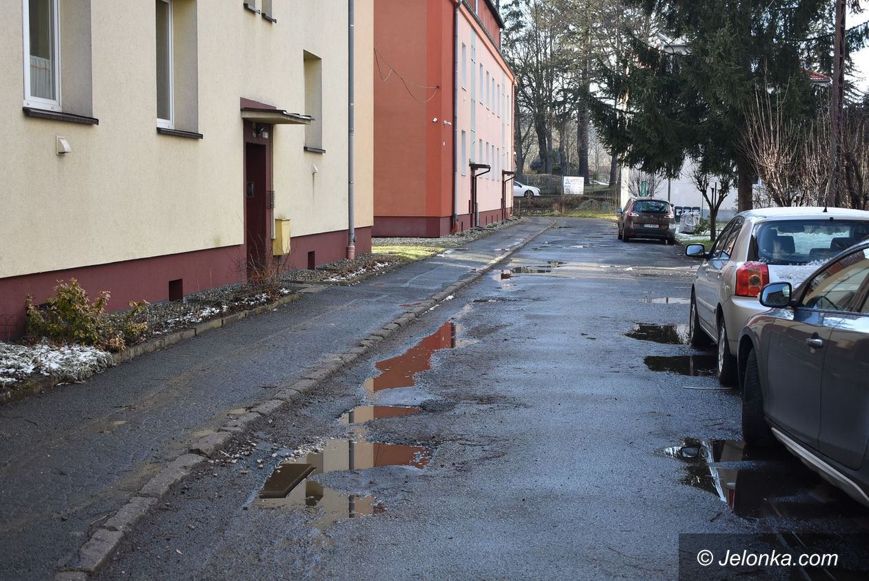Jelenia Góra: Ta droga (jeszcze) poczeka