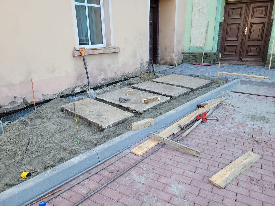 Świerzawa: Chodnik w przebudowie