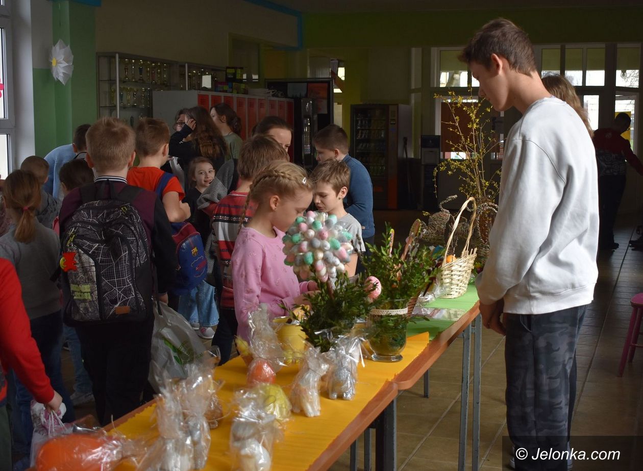 Jelenia Góra: Kiermasz w SP nr 8