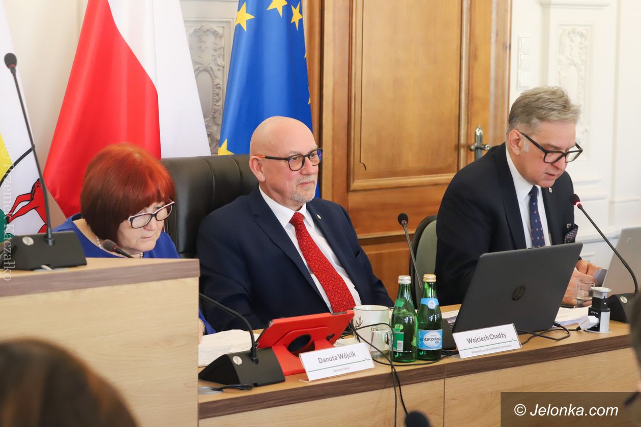 Jelenia Góra: Emocje na sesji miejskiej