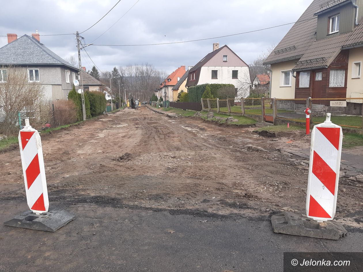 Kowary: Ruszył remont Izerskiej