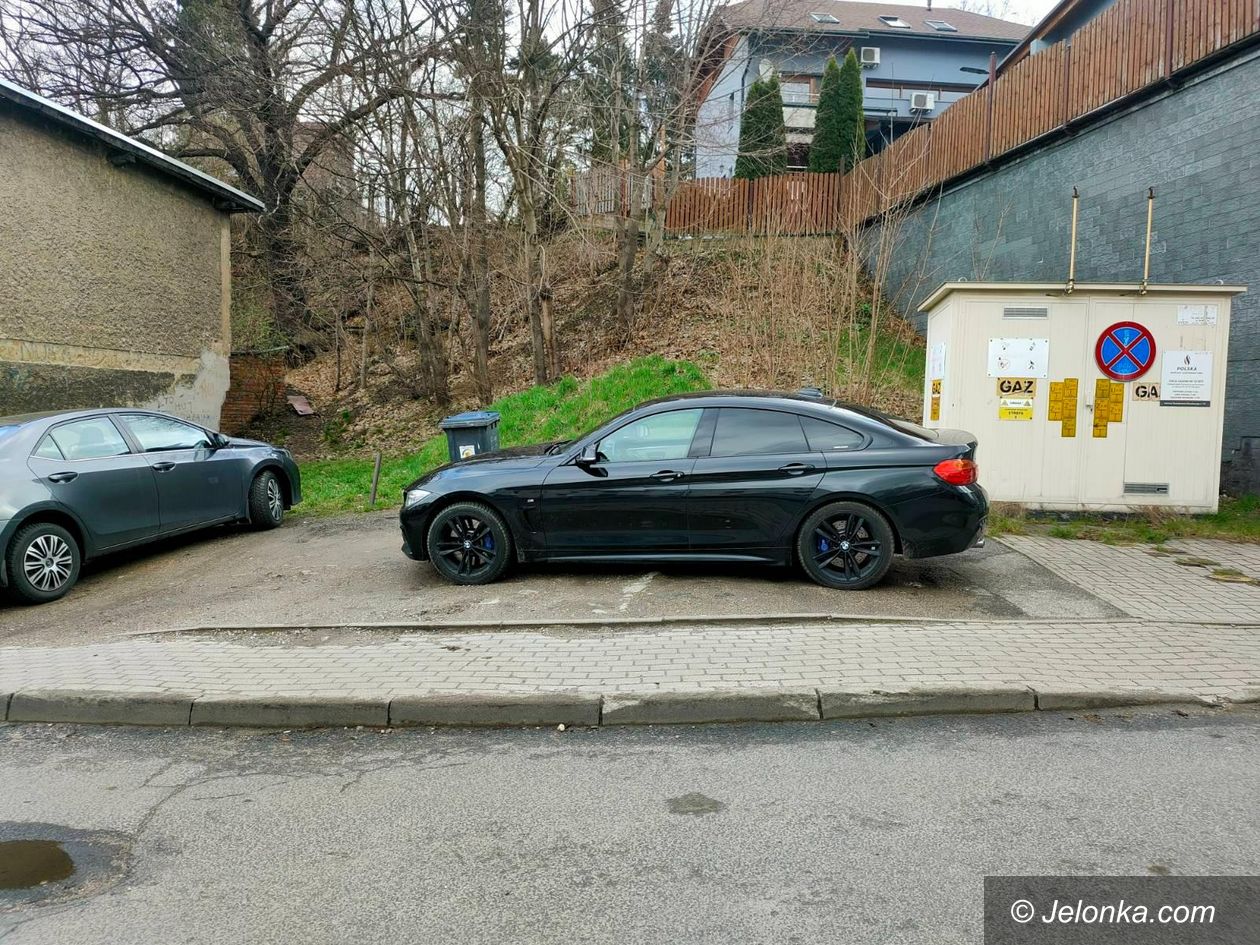 Jelenia Góra: Tak się nie parkuje!