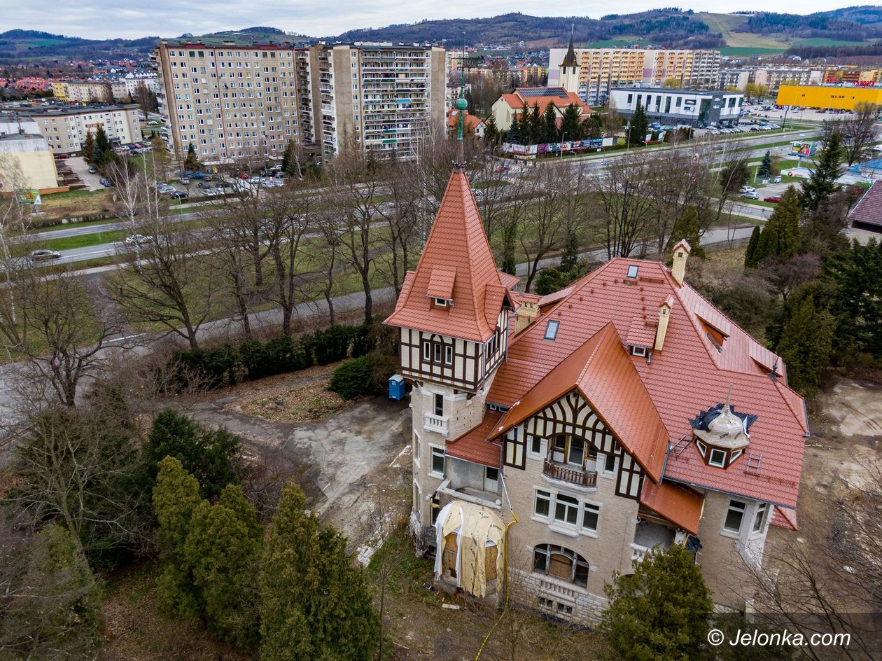 Jelenia Góra: Inspekcja w "zameczku"