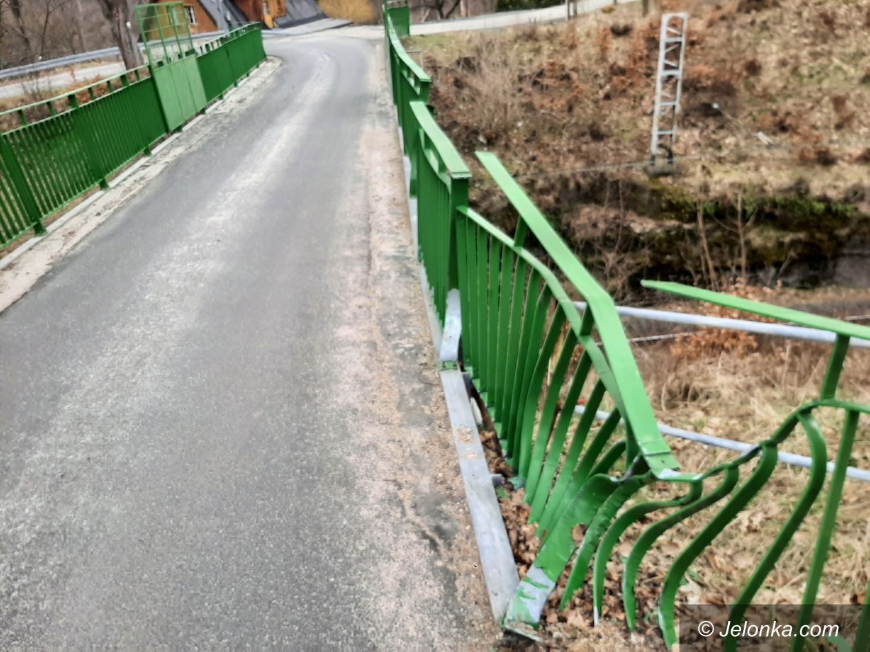 Szklarska Poręba: Bariery na wiaduktach kolejowych do naprawy