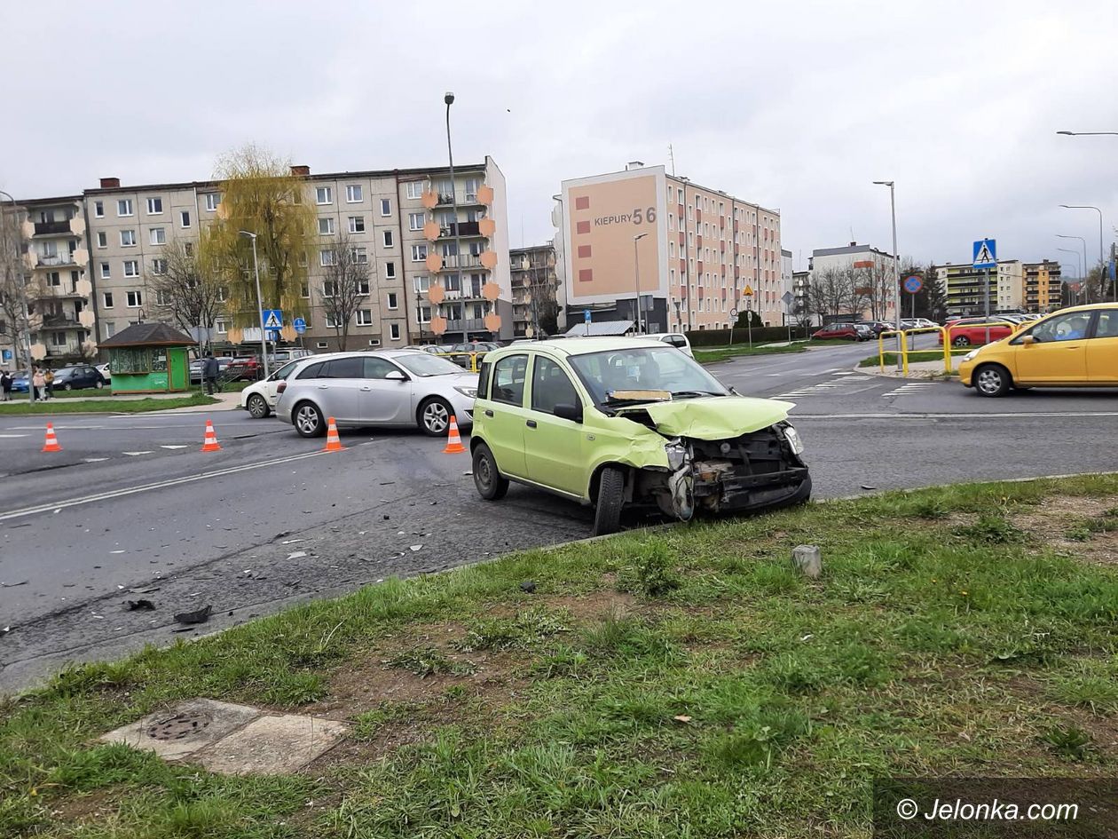 Jelenia Góra: Zderzenie koło ZUS–u