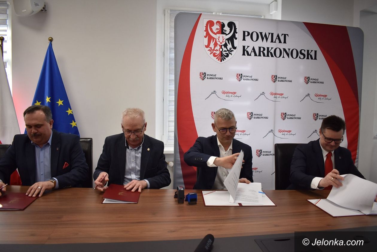 Powiat: Umowa na remont mostu nad polderem podpisana