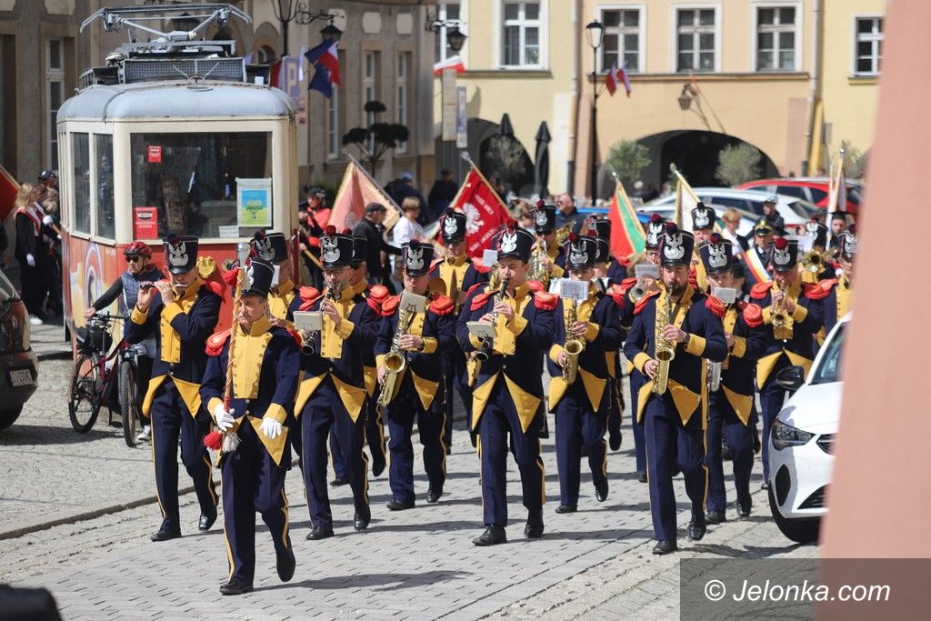 Jelenia Góra: Wysoka frekwencja na marszu Konstytucji 3 Maja