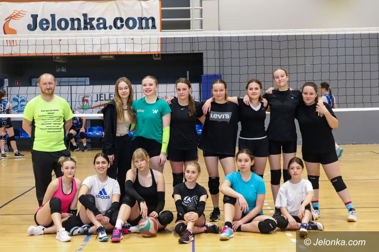Jelenia Góra: Siatkarki rywalizowały przy Złotniczej