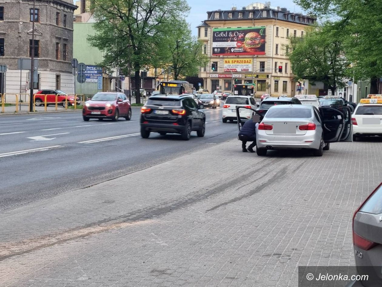 Jelenia Góra: Zadymienie radiowozu