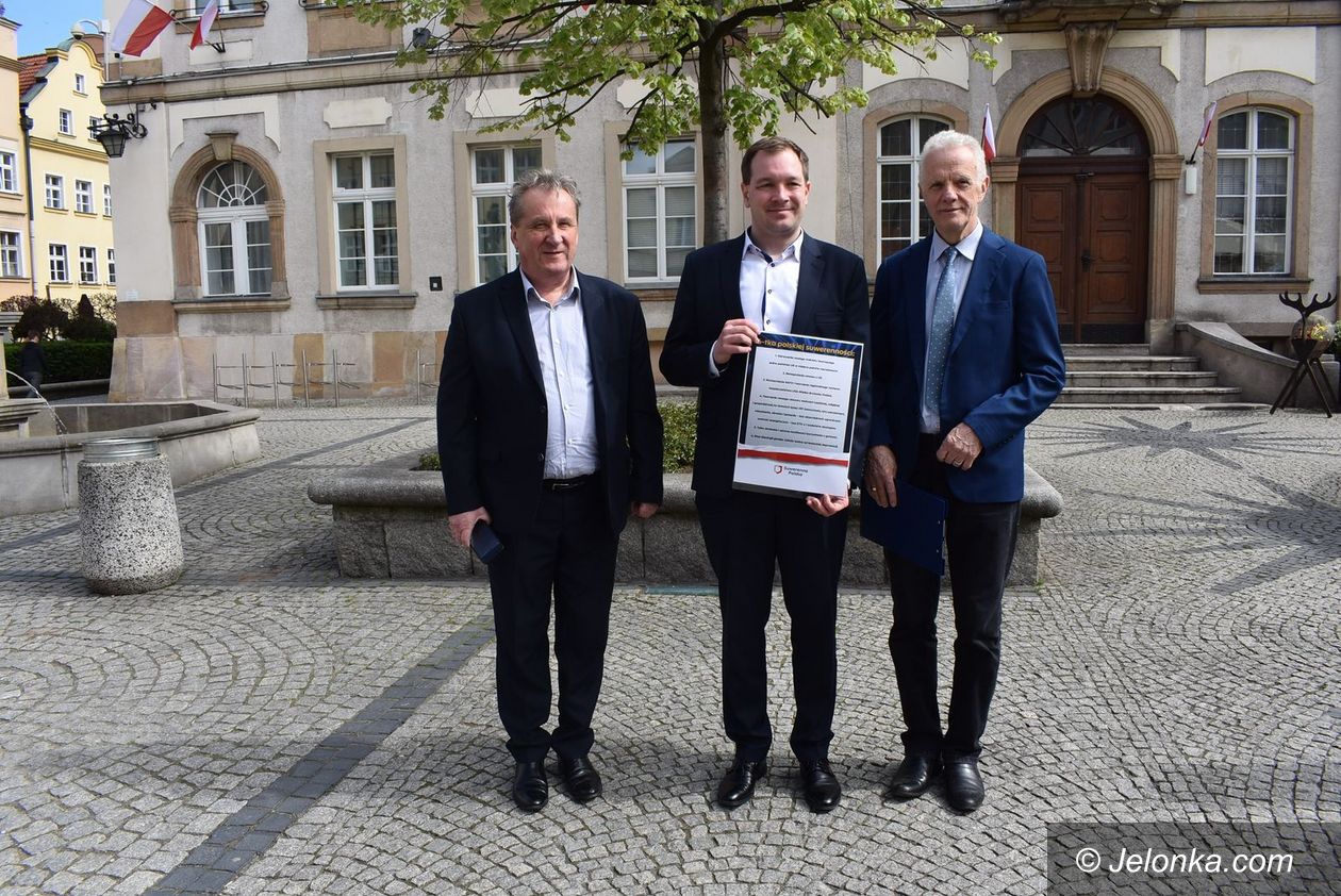 Jelenia Góra: O "szóstce" Suwerennej Polski w Jeleniej Górze