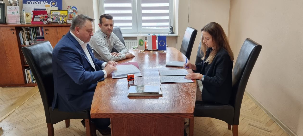 Mysłakowice: Umowa na remont dróg podpisana