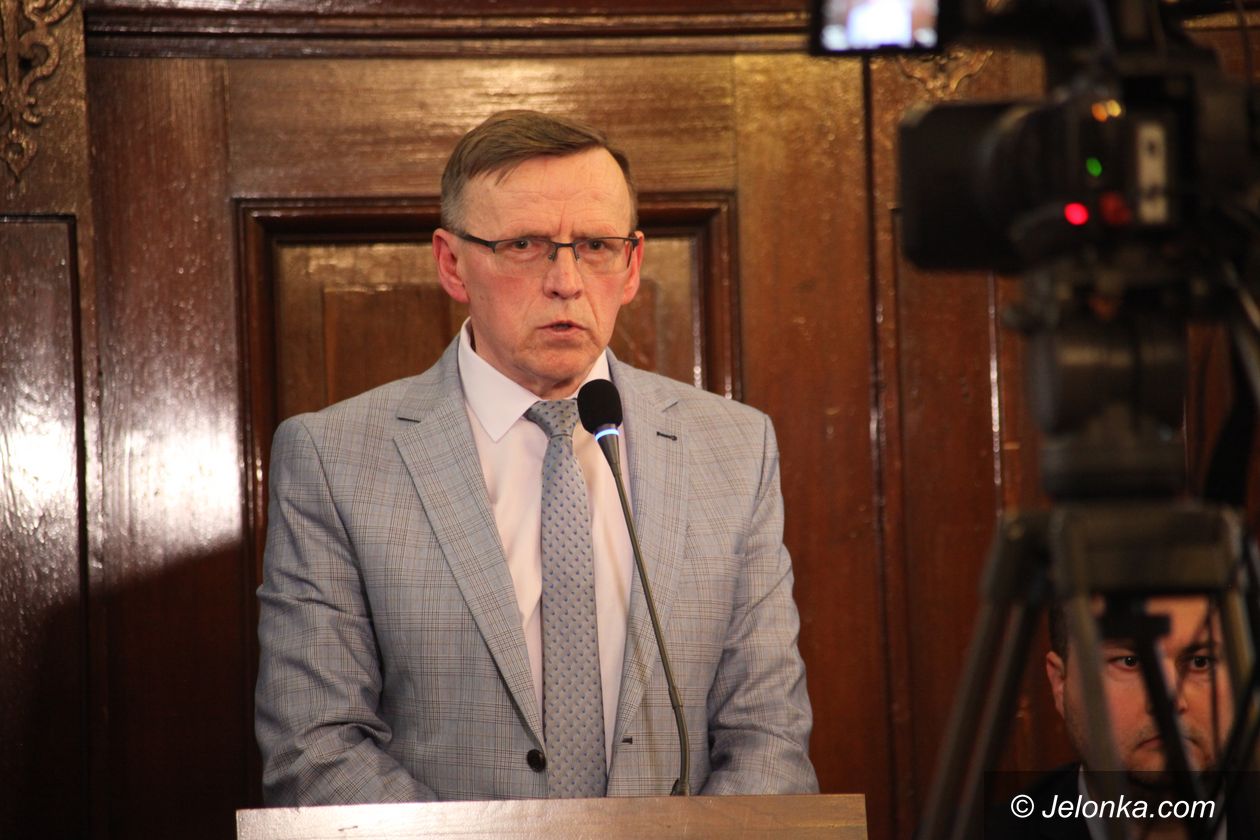 Kamienna Góra: Burmistrz walczy