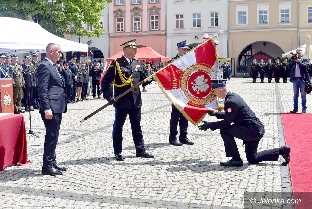 Jelenia Góra: Sztandar dla jeleniogórskich strażaków