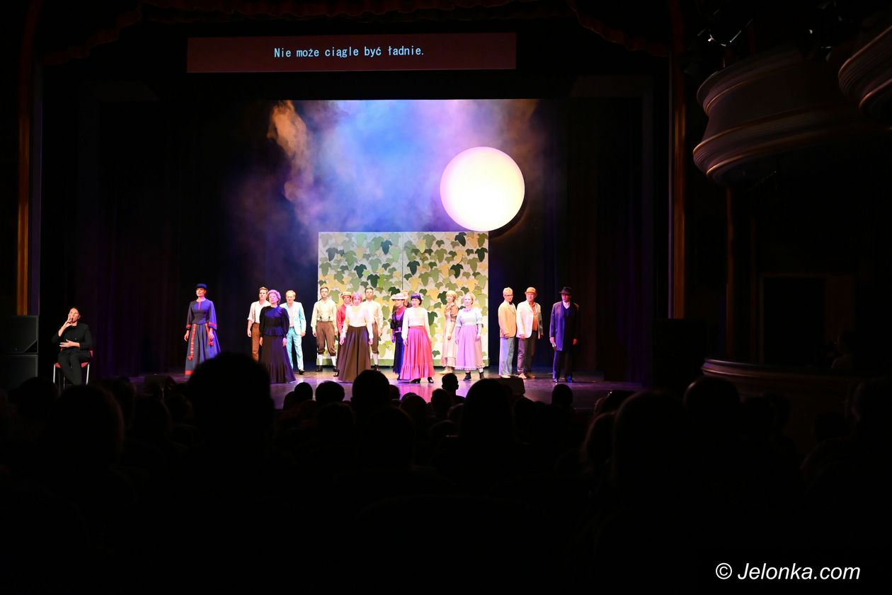 Jelenia Góra: "Ania z Zielonego Wzgórza" – musical bez barier w Teatrze Norwida z audiodyskrypcją