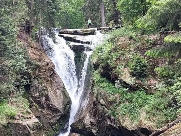 Powiat: Ryzykują życie dla efektownego zdjęcia