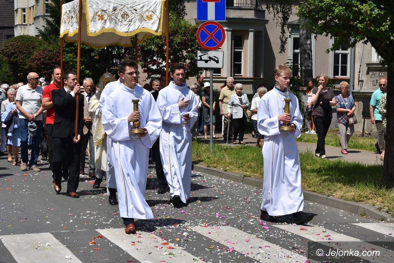 Jelenia Góra: Boże Ciało w Parafii świętego Krzyża