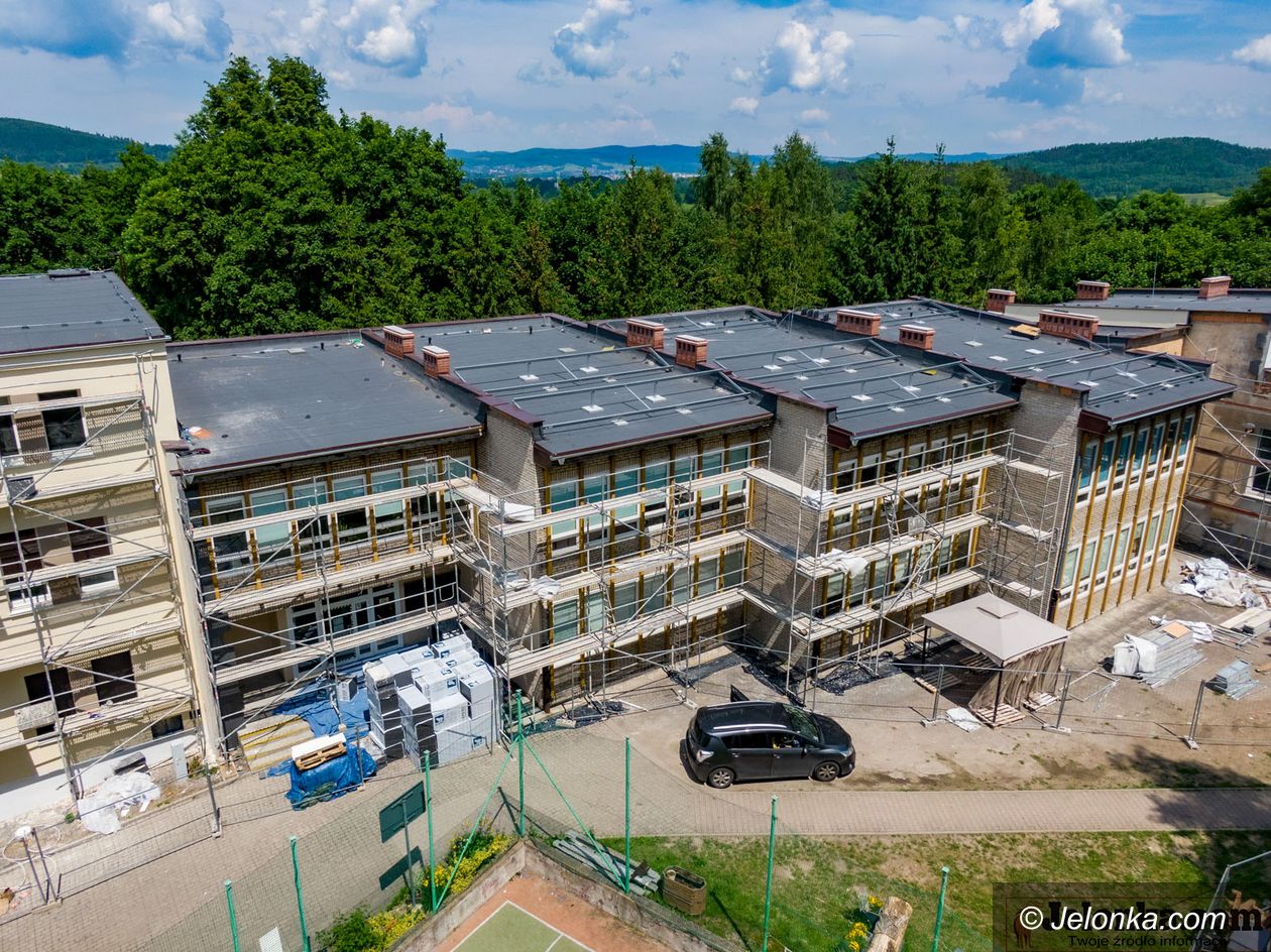 Jelenia Góra: Pięknieje kompleks przy Leśnej w Jeleniej Górze