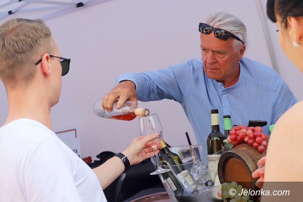 Jelenia Góra: Tłumnie na festiwalu win (aktualizacja)