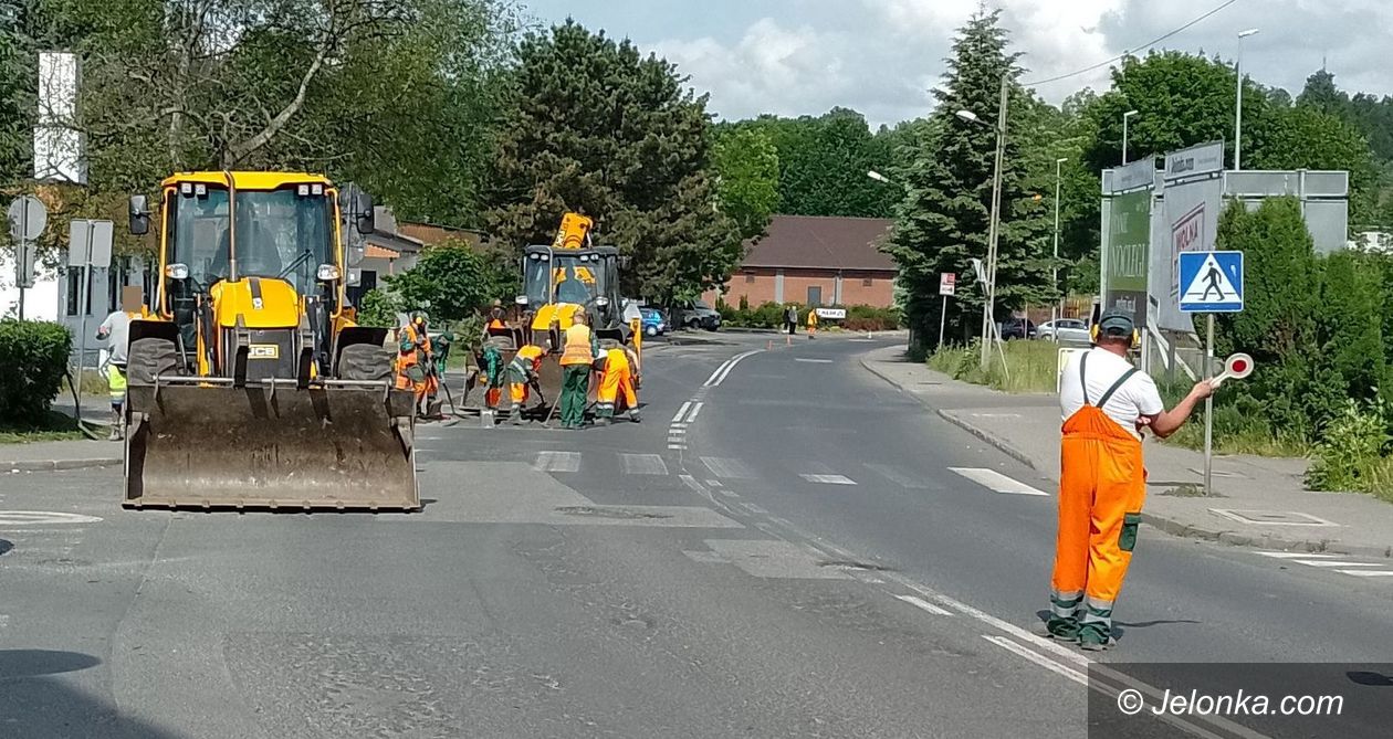 Jelenia Góra: Trwa łatanie dziur