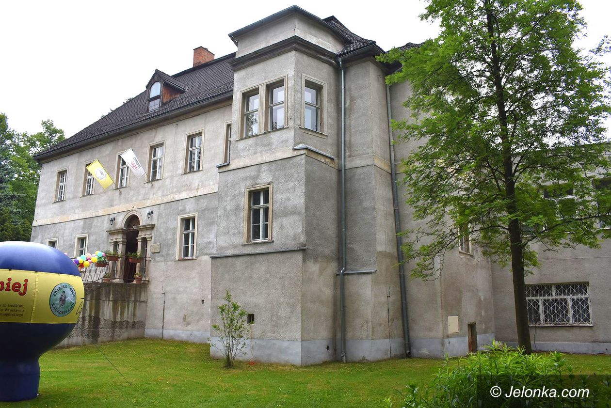 Bukowiec: Czas na remont pałacu
