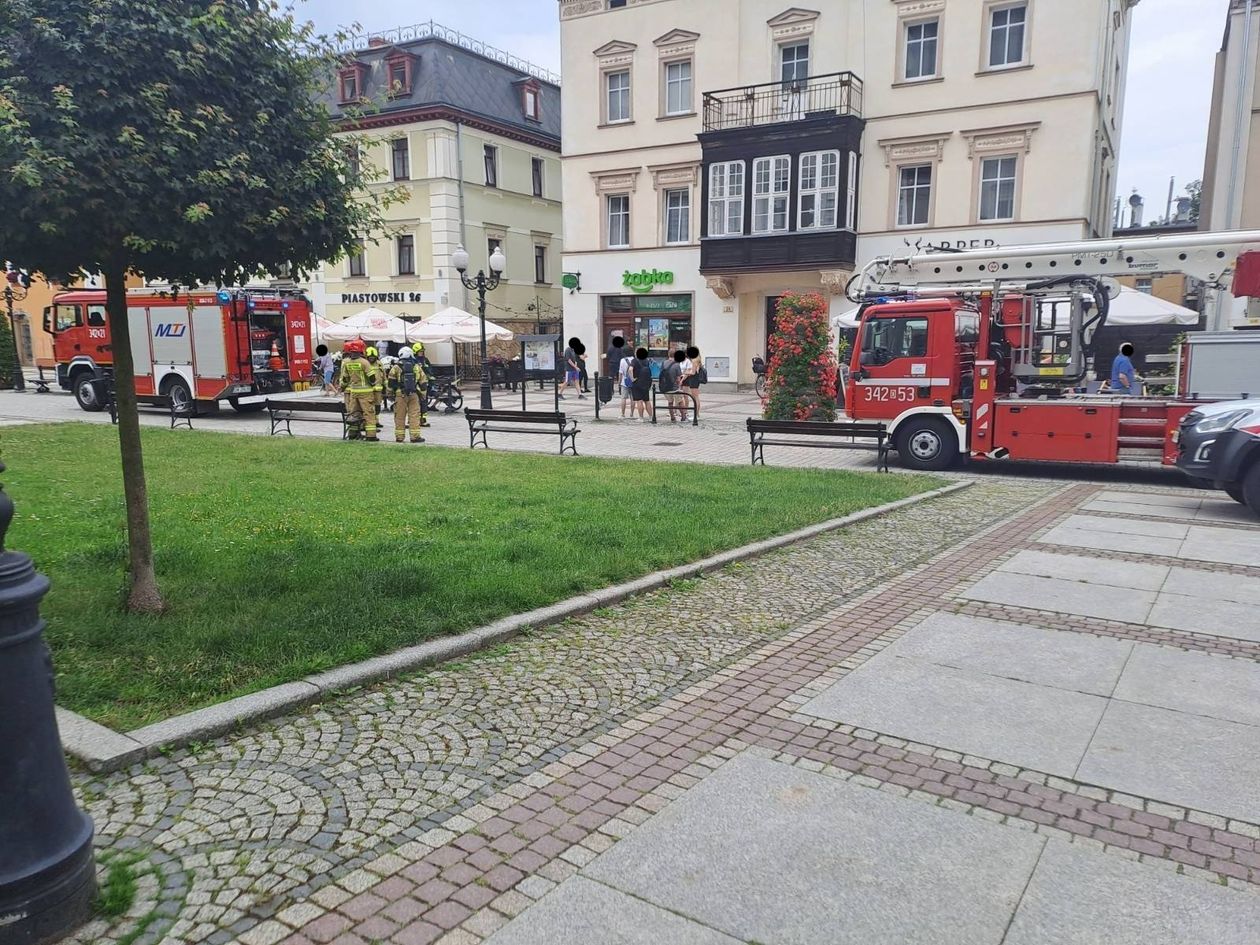 Jelenia Góra/Cieplice: Zadymienie w Żabce