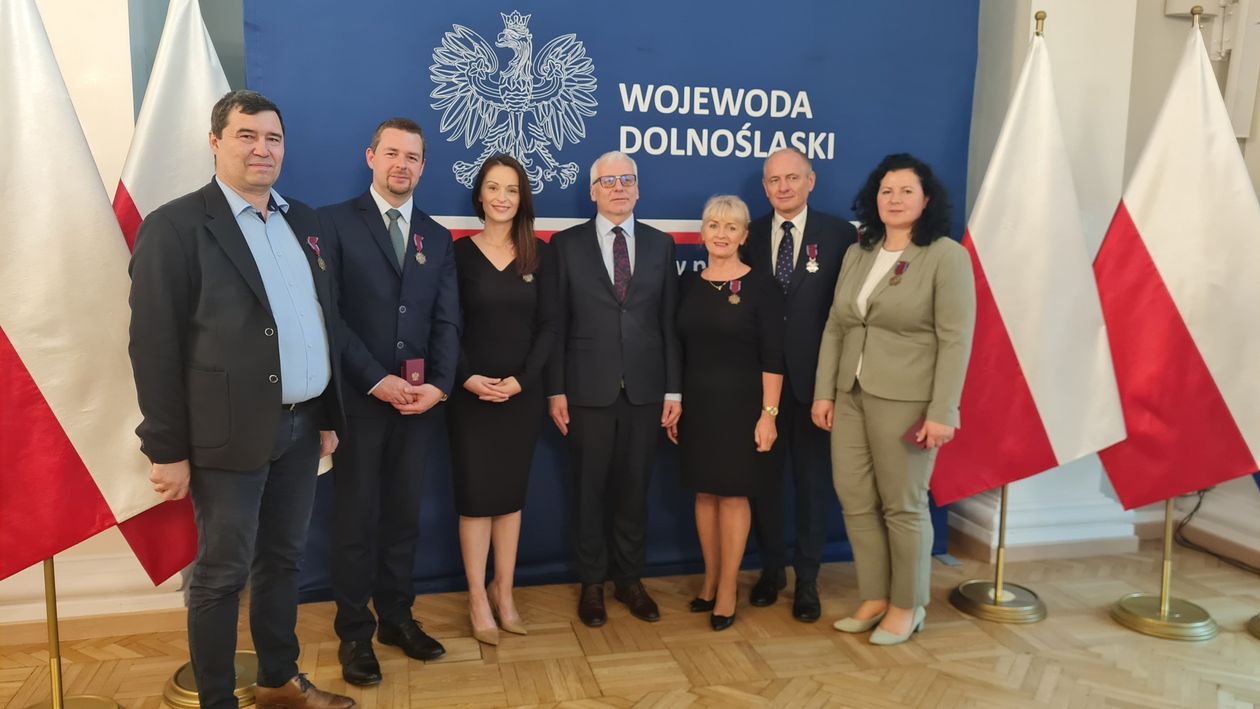 Powiat: Odznaczenia za pomoc