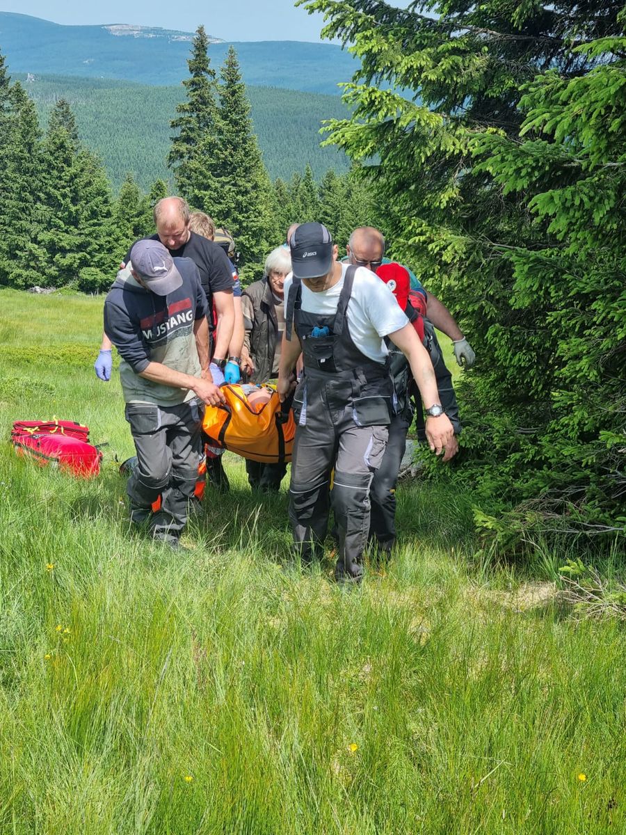 Karkonosze: Akcja ratunkowa pogotowia na Hali Szrenickiej