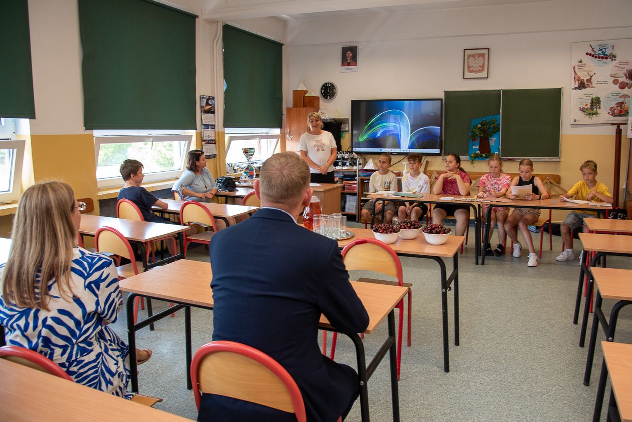 Bogatynia: Czereśnie dla uczniów