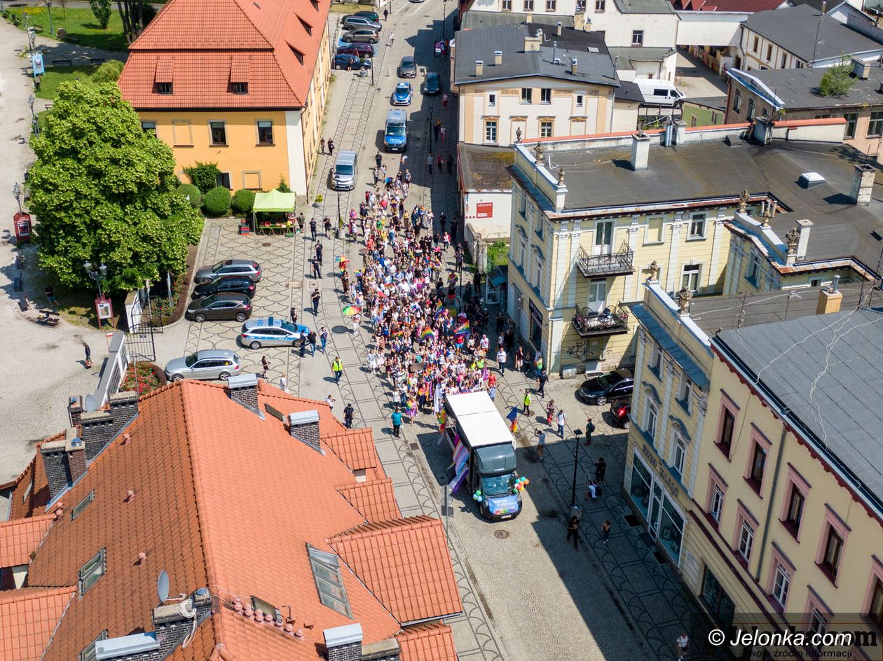 Jelenia Góra: W Jeleniej Górze ruszył Marsz Równości [aktualizacja]