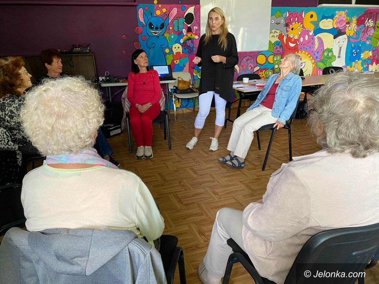 Jelenia Góra: O szczęściu na przyszłość z seniorami