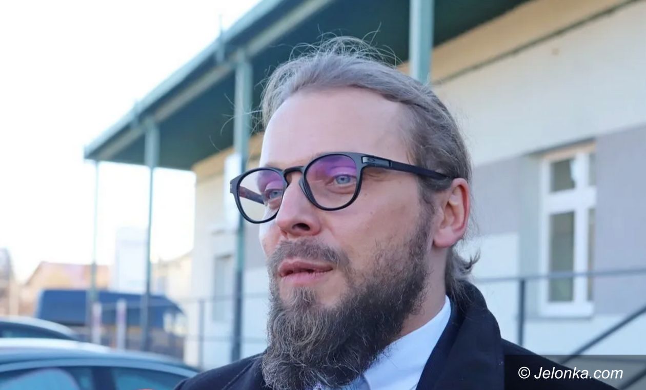 Jelenia Góra: Gierus kontra Rzońca