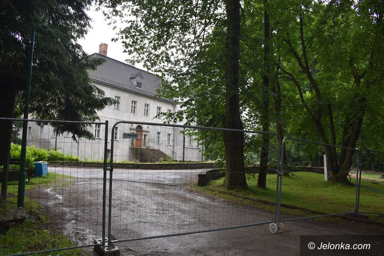 Bukowiec: Pałac już do remontu