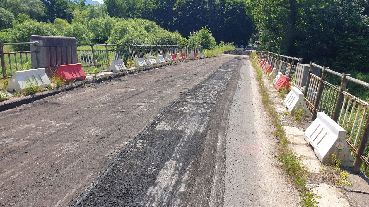 Mysłakowice: Zamknięty most nad polderem zalewowym