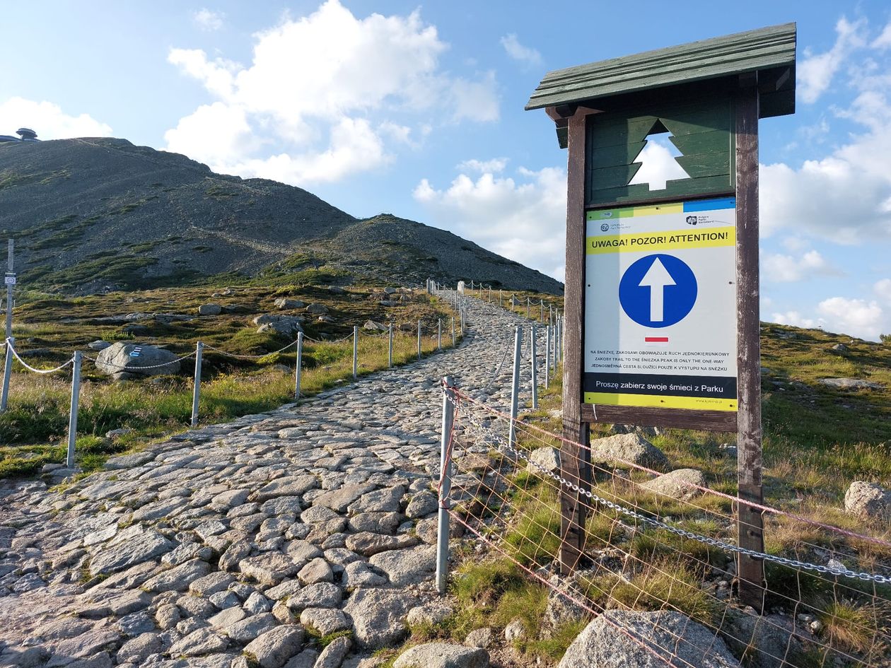 Karkonosze: Na Śnieżkę zakosami