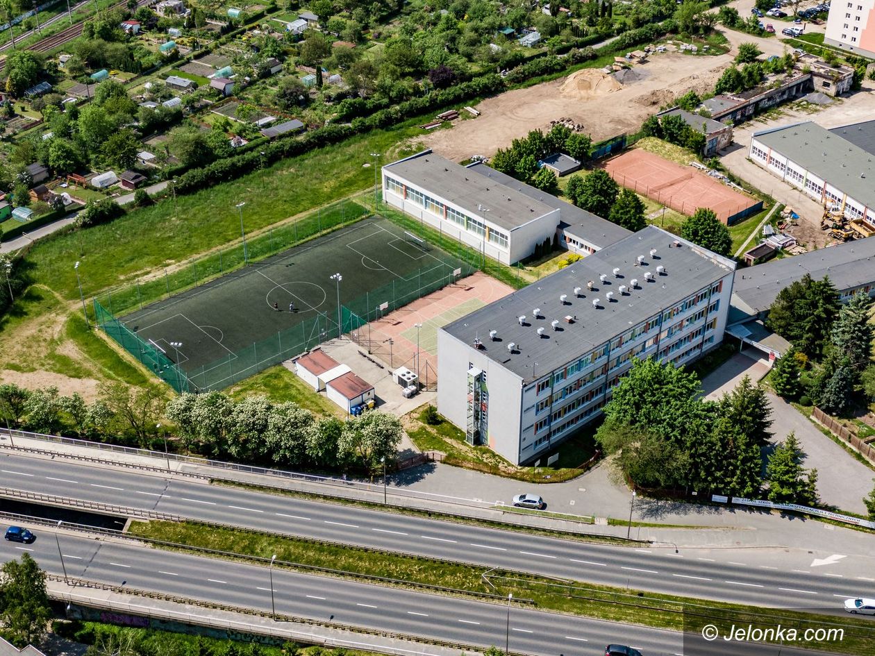 Jelenia Góra: Nowoczesny sprzęt dla szkół średnich