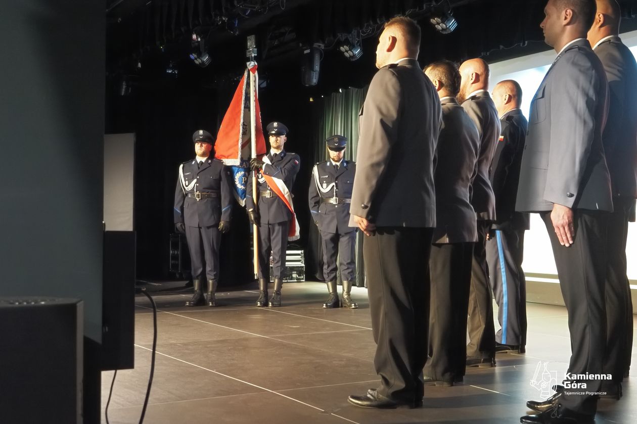 Kamienna Góra: Nagrody i awanse