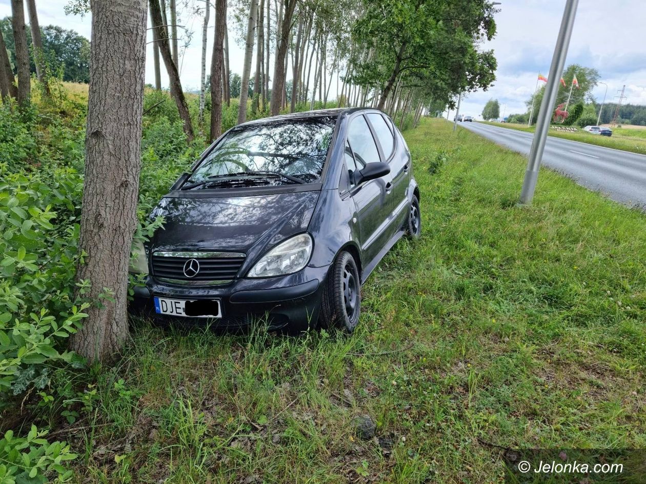 Jelenia Góra: Mercedes w rowie