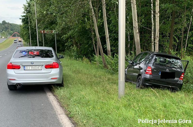 Jelenia Góra: Niesprawne auto przyczyną kolizji