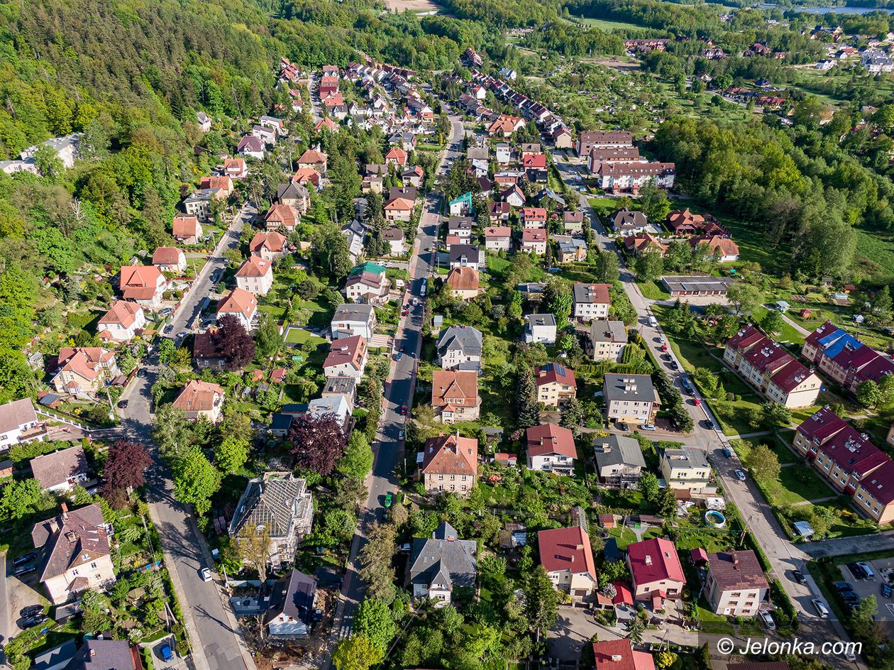 Jelenia Góra: Trudny dojazd do bloków. Mieszkańcy nie kryją obaw