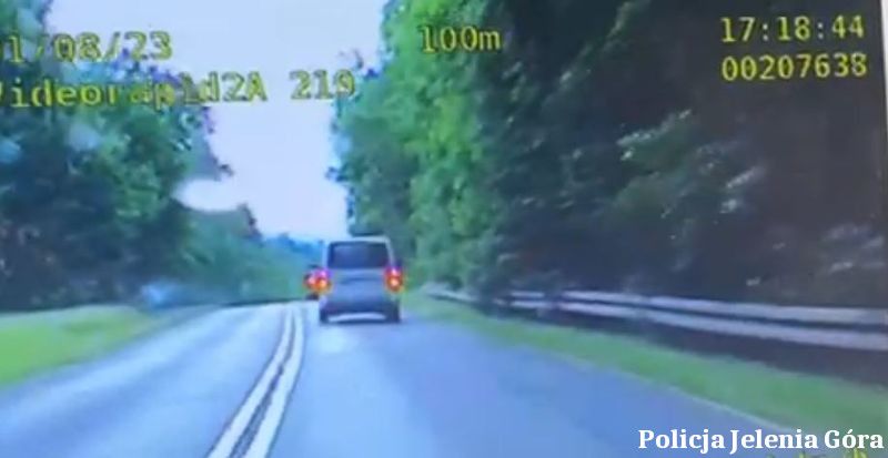Powiat: Babcia pędziła z wnukami o 52 km/h za szybko