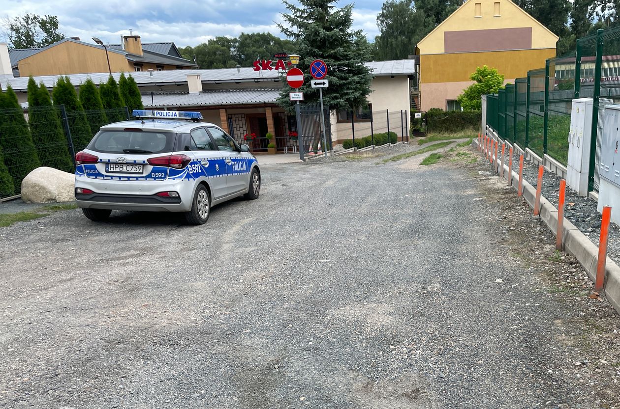 Jelenia Góra: Radiowóz na zakazie