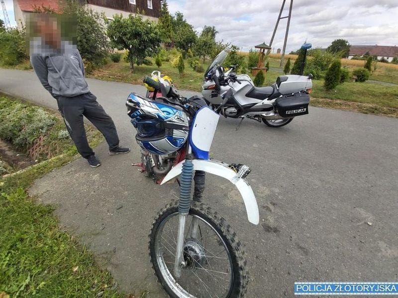 Złotoryja: Jechał motorem bez uprawnień i z zakazami