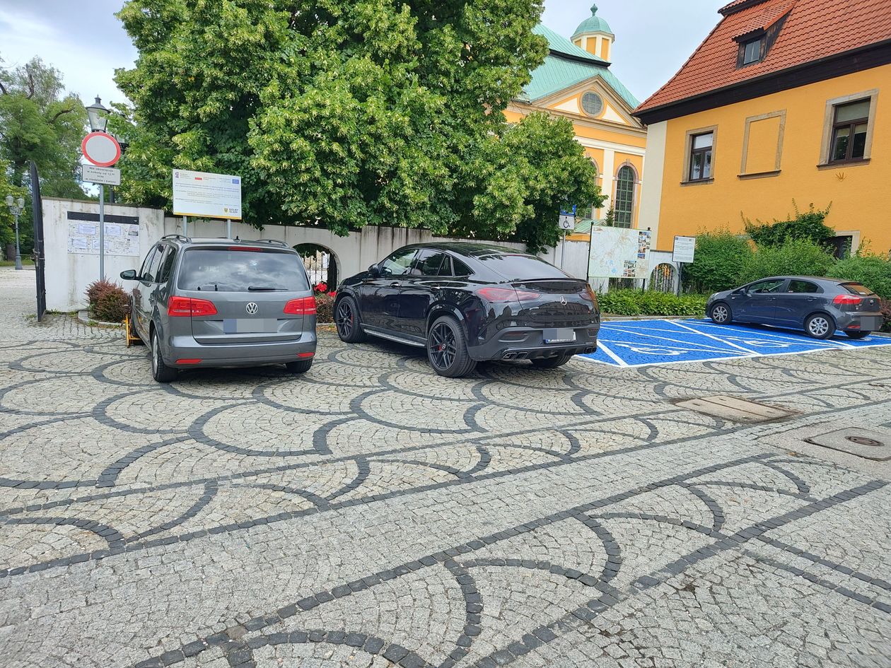 Jelenia Góra: Czytelnik: Fory dla kierowców miejscowych?