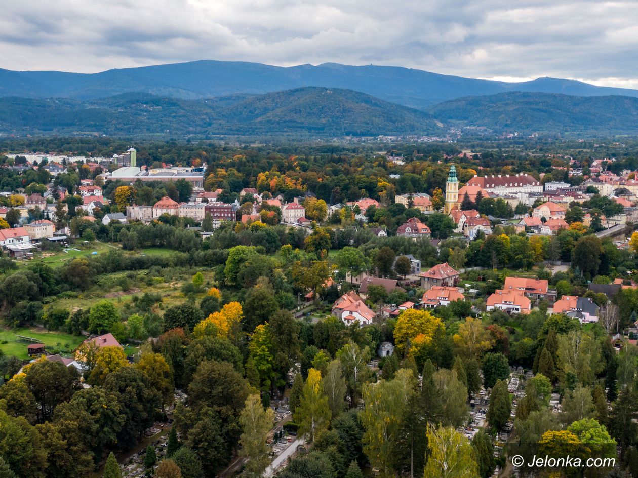 Jelenia Góra: Zamiast drogi – rozlewisko. Mieszkańcy apelują o pomoc