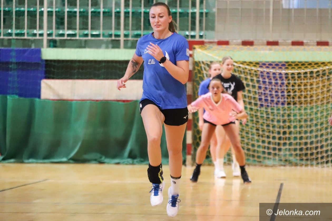 Jelenia Góra: Wzmocnienia Vitamineo: Oreszczuk i kadrowiczka