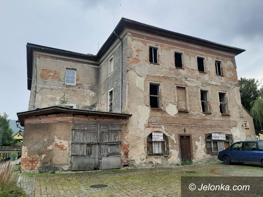 Kowary: Co dalej z ruderą?