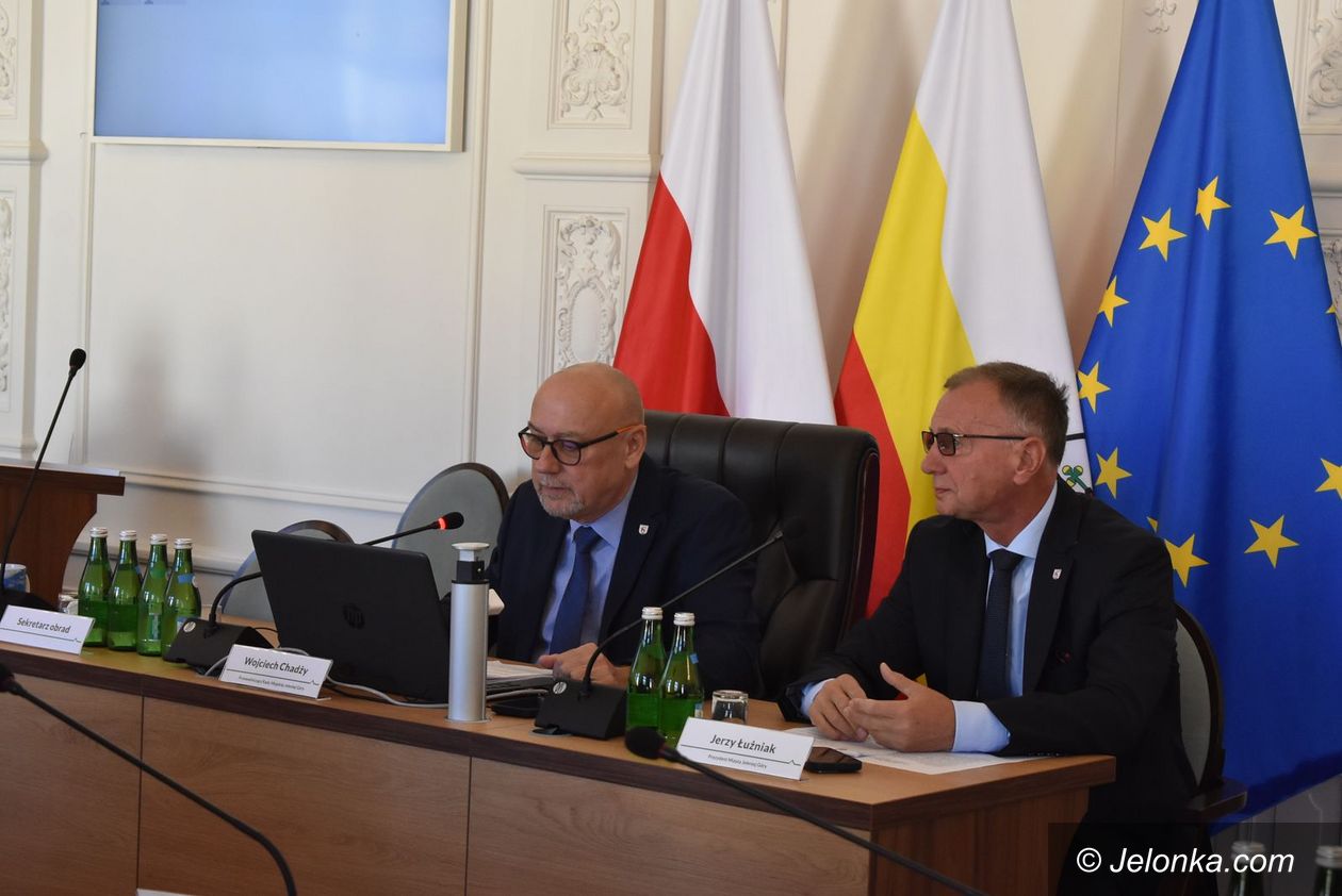 Jelenia Góra: Czerwonym autosusem na łyżwy