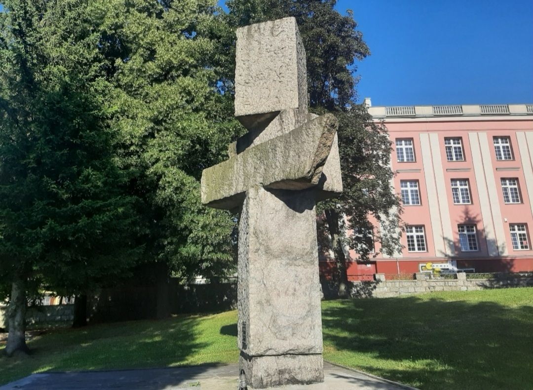 Kowary: Odnowienie obelisku w Kowarach
