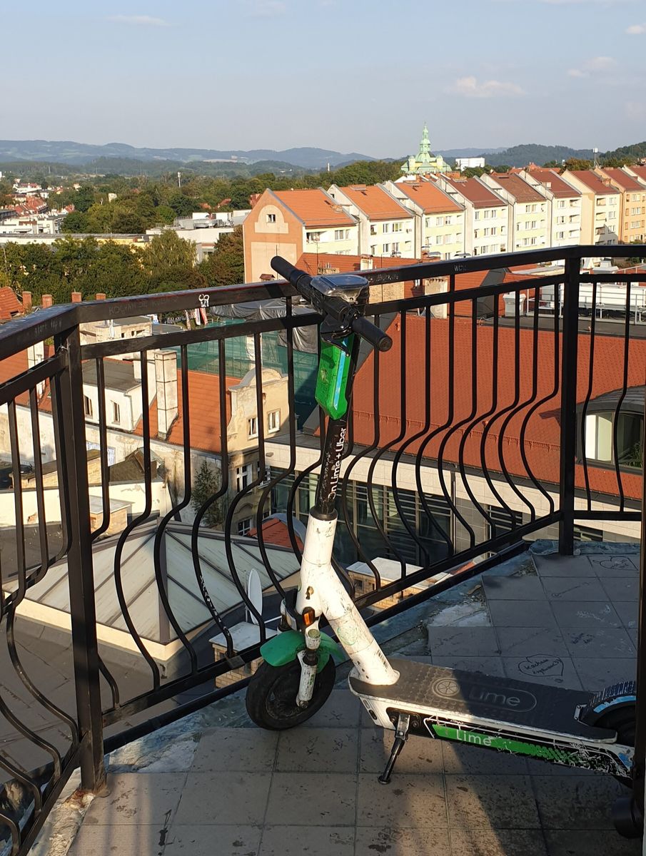 Jelenia Góra: Elektryk na wysokości