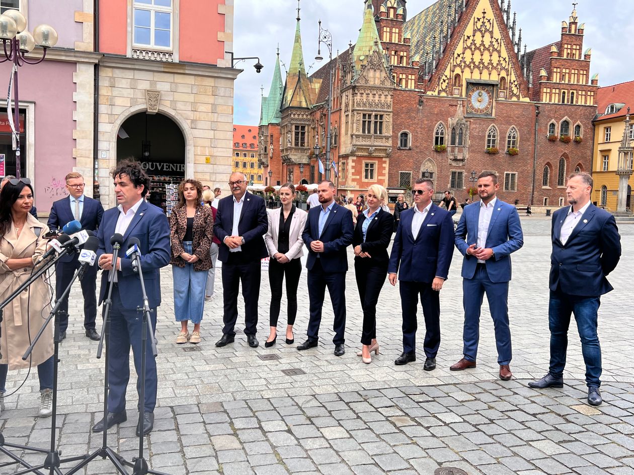 Region: Samorządowcy odkrywają karty